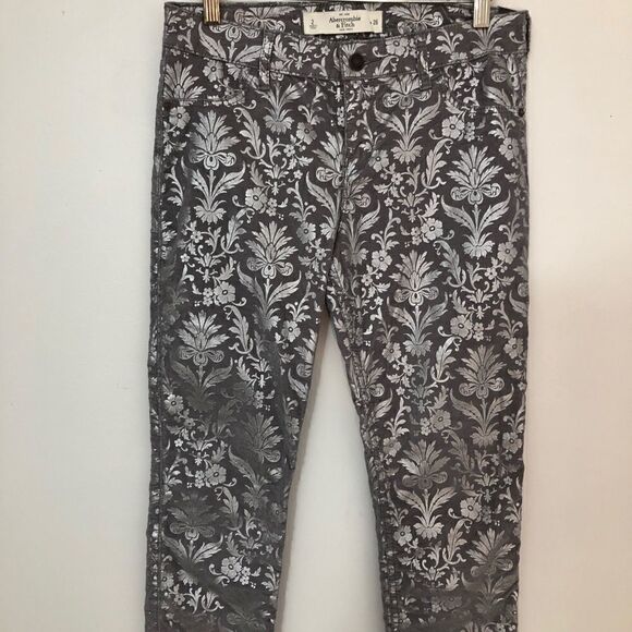NWT Abercrombie & Fitch Size 2 Regular Skinny Silver Jeans 👖 - Picture 4 of 11